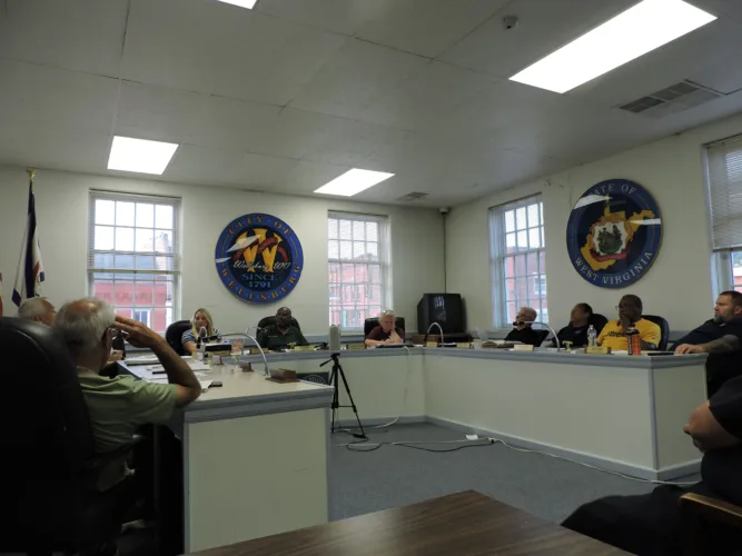 Wellsburg Council discussing meeting procedures
